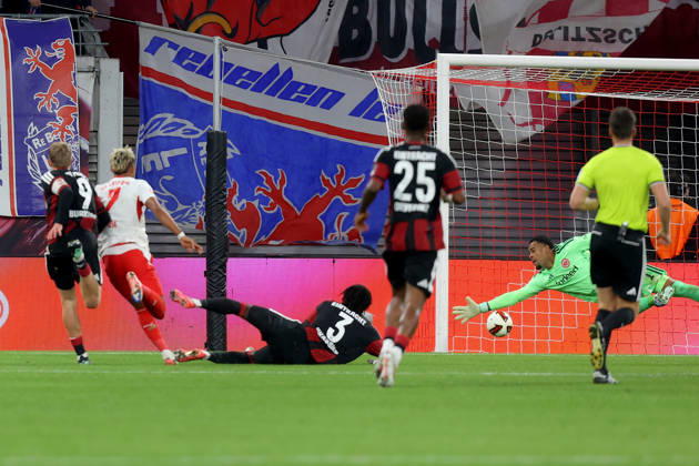 10.10.2026, xtgx, Fussball 1.Bundesliga, RB Leipzig - Eintracht Frankfurt v.l. Antonio Nusa (RB Leipzig) Torschuetze, erzielt das Tor, Treffer, scores the goal 5:0 Jonathan Jonny Burkardt (Eintracht Frankfurt) Noah Atubolu (Eintracht Frankfurt) (DFL DFB REGULATIONS PROHIBIT ANY USE OF PHOTOGRAPHS as IMAGE SEQUENCES and or QUASI-VIDEO) Leipzig