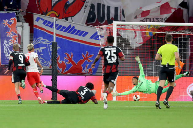 10.10.2026, xtgx, Fussball 1.Bundesliga, RB Leipzig - Eintracht Frankfurt v.l. Antonio Nusa (RB Leipzig) Torschuetze, erzielt das Tor, Treffer, scores the goal 5:0 Jonathan Jonny Burkardt (Eintracht Frankfurt) Noah Atubolu (Eintracht Frankfurt) (DFL DFB REGULATIONS PROHIBIT ANY USE OF PHOTOGRAPHS as IMAGE SEQUENCES and or QUASI-VIDEO) Leipzig