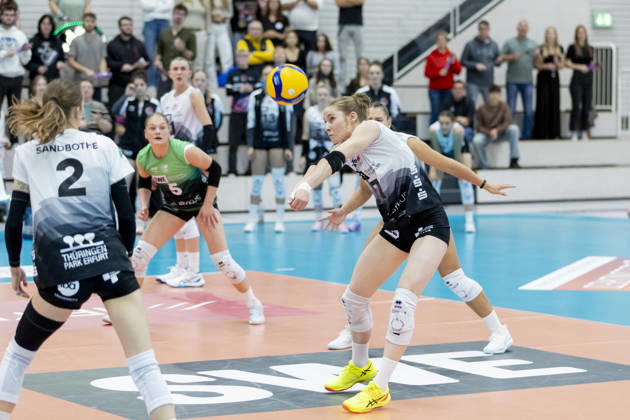 DEKRA 1. Bundesliga Frauen: Schwarz-Weiss Erfurt vs. Rote Raben Vilsbiburg; Erfurt; 10.10.2026 Teresa Ziegenbalg ( 7; Schwarz-Weiss Erfurt) DEKRA 1. Bundesliga Frauen: Schwarz-Weiss Erfurt vs. Rote Raben Vilsbiburg; Riethsporthalle Erfurt; 10.10.2026 Copyright: xBEAUTIFULxSPORTS Duehringx