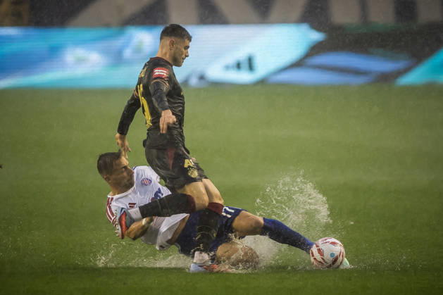 SuperSport HNL, round 09: HNK Hajduk Split v GNK Dinamo Zagreb Dario Melnjak of HNK Hajduk Split and Moris Valincic of GNK Dinamo Zagreb during the SuperSport HNL 2026. 2027. round 09 match between HNK Hajduk Split and GNK Dinamo Zagreb at Poljud Stadium in Split, Croatia on October 10, 2026.  ZvonimirxBarisin PIXSELL