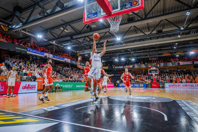 1. Basketball Bundesliga, easyCredit BBL, Saison 2026 2027, Herren, Hauptrunde, 5. Spieltag, 10.10.2026, RASTA Vechta - ratiopharm ulm Adam Atamna ( 0 - ratiopharm ulm) beim Korbleger Vechta RASTA Dome Niedersachsen Deutschland