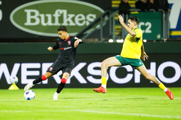 SITTARD - Younes Taha of FC Twente, Justin Hubner of Fortuna Sittard (lr) during the Dutch Eredivisie match between Fortuna Sittard and FC Twente at the Fortuna Sittard stadium on 10 October 2026 in Sittard, the Netherlands. IRIS VAN DEN BROEK ANP Eredivisie 2026 27 xVIxANPxSportx xxANPxIVx 572050777 originalFilename: 572050777.jpg