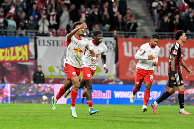 Fußball I Herren I Saison 2026-2027 I Bundesliga I 5. Spieltag I RB Leipzig - Eintracht Frankfurt I 10.10.2026 Torjubel Tidiam Gomis (27, RB Leipzig), Junior Castello Lukeba (23, RB Leipzig) nach dem 6:0 Leipzig Red Bull Arena Sachsen Deutschland Copyright: xLobeca InesxHähnelx