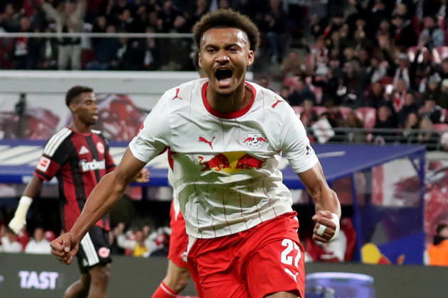 10.10.2026, xgox, Fussball 1.Bundesliga, RB Leipzig - Eintracht Frankfurt v.l. Torjubel nach dem Tor zum celebrating the goal celebrate 6:0 durch Tidiam Gomis (RB Leipzig) (DFL DFB REGULATIONS PROHIBIT ANY USE OF PHOTOGRAPHS as IMAGE SEQUENCES and or QUASI-VIDEO) Leipzig