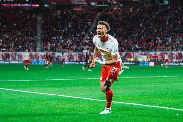 Tidiam Gomis (RB Leipzig, 27) celebrates goal number 6 for RB Leipzig RB Leipzig vs Eintracht Frankfurt, Bundesliga, Germany, Football, 26 27, GER, Leipzig, Red Bull Arena Stadium DFL regulations prohibit any use of photographs as image sequences and or quasi-video.DFL regulations prohibit any use of photographs as image sequences and or quasi-video. Leipzig Red Bull Arena, Leipzig Sachsen GER Copyright: xBillmanxDubex