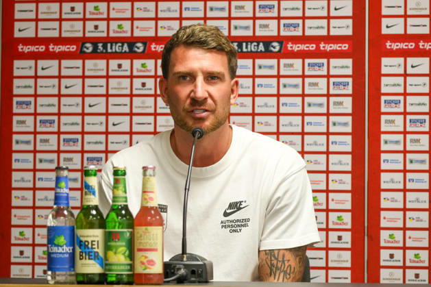 Pascal Reinhardt (Cheftrainer SG Sonnenhof Großaspach) Pressekonferenz nach dem Spiel Fussball: 3. Liga, 8. Spieltag, SG Sonnenhof Großaspach vs. SV Waldhof Mannheim am 10.10.2026 in Aspach-Großaspach (WIRmachenDRUCK Arena), Deutschland Aspach-Großaspach WIRmachenDRUCK Arena Deutschland Copyright: xFranzxReindelx
