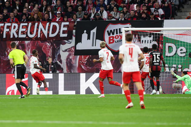 Torschütze Ezchiel Banzuzi (RB Leipzig,6) trifft zum 1-0 - 1. Fussball Bundesliga Saison 2026-2027 Punktspiel RB Leipzig vs.Eintracht Frankfurt in der Red Bull Arena in Leipzig - Aktion,Fussball,Deutschland,Mann,Männer,10.10.2026