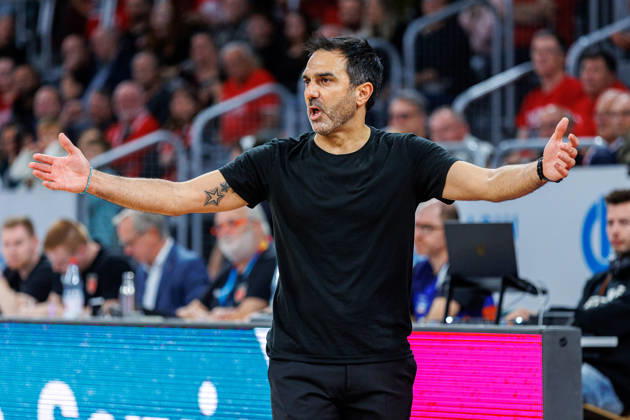 Jesus Ramirez (BMA365 Bamberg Baskets, Trainer), Einzelbild, Einzelfoto, Portrait, Portraet, enttaeuscht, Enttaeuschung, negative Emotionen, negative Emotion, BMA365 Bamberg Baskets vs. Syntainics MBC, Basketball, easyCredit BBL, 5. Spieltag, 10.10.2026 BMA365 Bamberg Baskets vs. Syntainics MBC, Basketball, easyCredit BBL, 5. Spieltag, 10.10.2026 Bamberg Copyright: xEibner-Pressefoto G.xSantemizx EP_EER