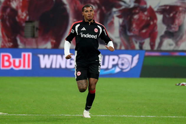 10.10.2026, xgox, Fussball 1.Bundesliga, RB Leipzig - Eintracht Frankfurt v.l. Auslaufen Otavio (Eintracht Frankfurt) (DFL DFB REGULATIONS PROHIBIT ANY USE OF PHOTOGRAPHS as IMAGE SEQUENCES and or QUASI-VIDEO) Leipzig