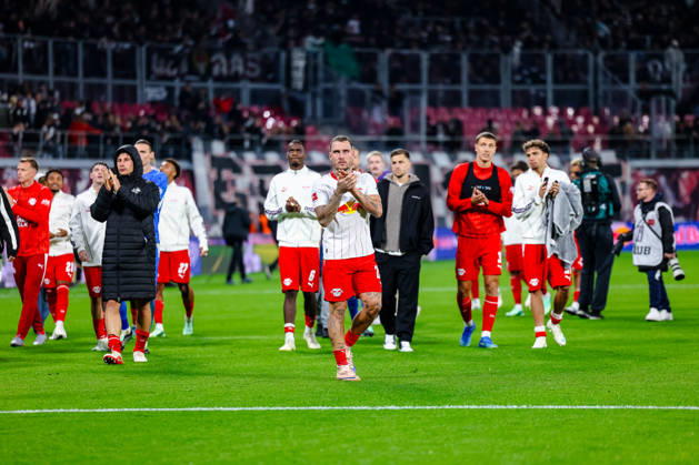 David Raum (RB Leipzig, 22) und Team Jubel Freude nach dem Sieg, Endstand 6:0, GER, RB Leipzig vs. Eintracht Frankfurt, Fussball, 1. Bundesliga Herren, 5. Spieltag, Spielzeit 2026 2027, 10.10.2026 DFL regulations prohibit any use of photographs as image sequences and or quasi-video. GER, RB Leipzig vs. Eintracht Frankfurt, Fussball, 1. Bundesliga Herren, 5. Spieltag, Spielzeit 2026 2027, 10.10.2026 Leipzig Copyright: xEibner-Pressefoto LauraxRoemerx EP_LRR