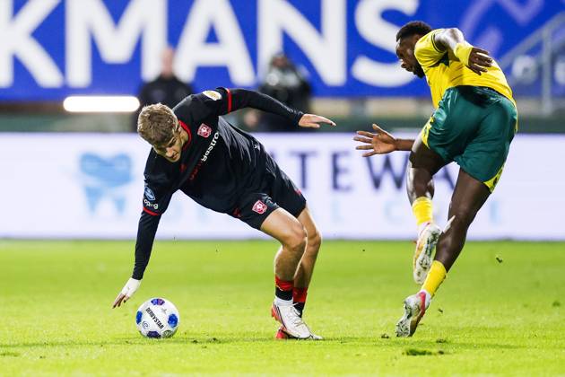 SITTARD - Ruud Nijstad of FC Twente, Lequincio Zeefuik of Fortuna Sittard (lr) during the Dutch Eredivisie match between Fortuna Sittard and FC Twente at the Fortuna Sittard stadium on 10 October 2026 in Sittard, the Netherlands. IRIS VAN DEN BROEK ANP Eredivisie 2026 27 xVIxANPxSportx xxANPxIVx 572053304 originalFilename: 572053304.jpg