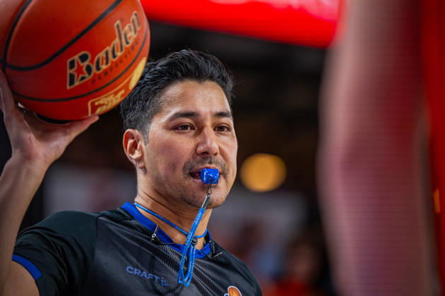 1. Basketball Bundesliga, easyCredit BBL, Saison 2026 2027, Herren, Hauptrunde, 5. Spieltag, 10.10.2026, RASTA Vechta - ratiopharm ulm Die Schiedsrichter während der Partie Vechta RASTA Dome Niedersachsen Deutschland