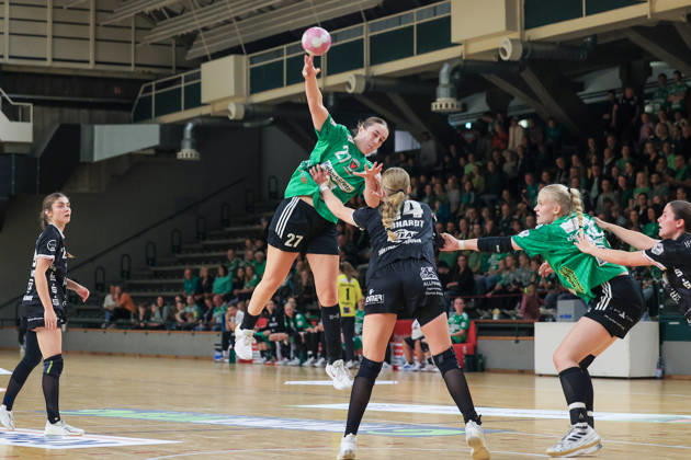2026_10_10, Reinickendorfer Füchse Frauen-SG Nürtingen-Zizishausen, 5. Spieltag , 2. Bundesliga ,HBF,Handball, Sömmeringhalle Nomi In De Braekt (Reinickendorfer Füchse Frauen, 27) mit dem Torwurf Berlin Berlin Germany