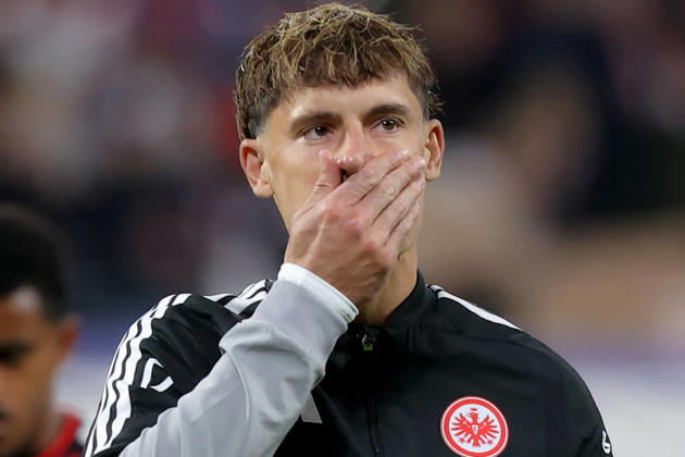 10.10.2026, xtgx, Fussball 1.Bundesliga, RB Leipzig - Eintracht Frankfurt v.l. Robin Koch (Eintracht Frankfurt) Enttäuscht, traurig, frustriert, ratlos, (DFL DFB REGULATIONS PROHIBIT ANY USE OF PHOTOGRAPHS as IMAGE SEQUENCES and or QUASI-VIDEO) Leipzig