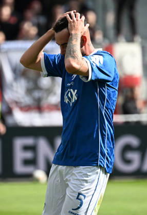 10.10.2026, xjhx, Fussball 2.Bundesliga, SV Darmstadt 98 - Energie Cottbus v.l. Marco Richter (SV Darmstadt 98) enttaeuscht, enttaeuscht schauend, dissapointed (DFL DFB REGULATIONS PROHIBIT ANY USE OF PHOTOGRAPHS as IMAGE SEQUENCES and or QUASI-VIDEO) Darmstadt
