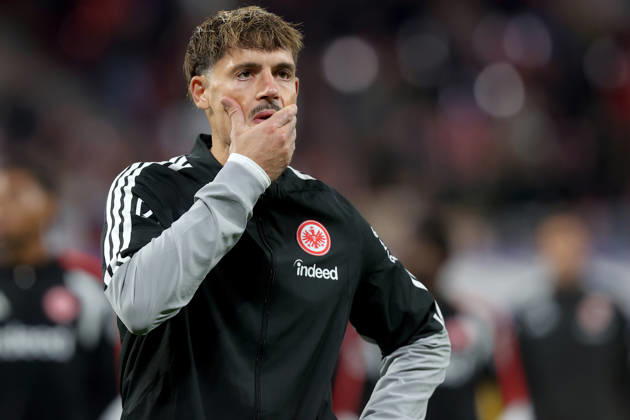 10.10.2026, xtgx, Fussball 1.Bundesliga, RB Leipzig - Eintracht Frankfurt v.l. Robin Koch (Eintracht Frankfurt) Enttäuscht, traurig, frustriert, ratlos, (DFL DFB REGULATIONS PROHIBIT ANY USE OF PHOTOGRAPHS as IMAGE SEQUENCES and or QUASI-VIDEO) Leipzig