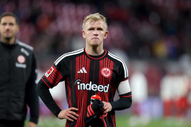 10.10.2026, xtgx, Fussball 1.Bundesliga, RB Leipzig - Eintracht Frankfurt v.l. Jonathan Jonny Burkardt (Eintracht Frankfurt) Enttäuscht, traurig, frustriert, ratlos, (DFL DFB REGULATIONS PROHIBIT ANY USE OF PHOTOGRAPHS as IMAGE SEQUENCES and or QUASI-VIDEO) Leipzig