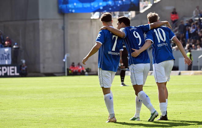 10.10.2026, xjhx, Fussball 2.Bundesliga, SV Darmstadt 98 - Energie Cottbus v.l. Noah Weißhaupt (SV Darmstadt 98), Ho-jae Lee (SV Darmstadt 98), Nicolas Verkooijen (SV Darmstadt 98) celebrate the goal, Der Torjubel zum 1:1 (DFL DFB REGULATIONS PROHIBIT ANY USE OF PHOTOGRAPHS as IMAGE SEQUENCES and or QUASI-VIDEO) Darmstadt