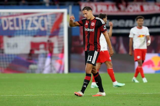 10.10.2026, xtgx, Fussball 1.Bundesliga, RB Leipzig - Eintracht Frankfurt v.l. Younes Ebnoutalib (Eintracht Frankfurt) Enttäuscht, traurig, frustriert, ratlos, (DFL DFB REGULATIONS PROHIBIT ANY USE OF PHOTOGRAPHS as IMAGE SEQUENCES and or QUASI-VIDEO) Leipzig