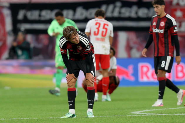 10.10.2026, xtgx, Fussball 1.Bundesliga, RB Leipzig - Eintracht Frankfurt v.l. Love Arrhov (Eintracht Frankfurt) Enttäuscht, traurig, frustriert, ratlos, (DFL DFB REGULATIONS PROHIBIT ANY USE OF PHOTOGRAPHS as IMAGE SEQUENCES and or QUASI-VIDEO) Leipzig