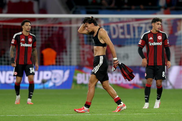 10.10.2026, xtgx, Fussball 1.Bundesliga, RB Leipzig - Eintracht Frankfurt v.l. Can Uzun (Eintracht Frankfurt) Enttäuscht, traurig, frustriert, ratlos, (DFL DFB REGULATIONS PROHIBIT ANY USE OF PHOTOGRAPHS as IMAGE SEQUENCES and or QUASI-VIDEO) Leipzig