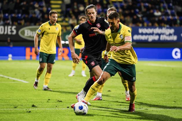 SITTARD - Wout Weghorst of FC Twente, Ivo Pinto of Fortuna Sittard (lr) during the Dutch Eredivisie match between Fortuna Sittard and FC Twente at the Fortuna Sittard stadium on 10 October 2026 in Sittard, the Netherlands. IRIS VAN DEN BROEK ANP Eredivisie 2026 27 xVIxANPxSportx xxANPxIVx 572054334 originalFilename: 572054334.jpg