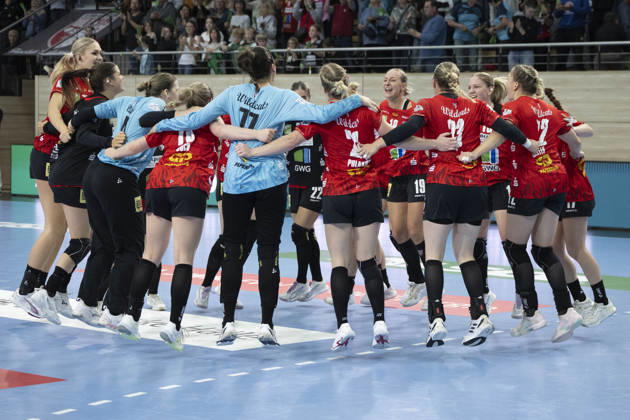 Alsco Handball Bundesliga Frauen, Saison 2026 2027 SV Union Halle-Neustadt vs.BSV Sachsen Zwickau Halle, Deutschland 09.September 2026: Im Bild:Die Mannschaft von Halle jubelt nach ihren Sieg ueber Zwickau Schlussjubel, Schlußjubel, Emotion, Freude, Halle Saale SWH Arena Sachsen-Anhalt Deutschland