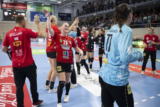 Alsco Handball Bundesliga Frauen, Saison 2026 2027 SV Union Halle-Neustadt vs.BSV Sachsen Zwickau Halle, Deutschland 09.September 2026: Im Bild:Die Mannschaft von Halle jubelt nach ihren Sieg ueber Zwickau Schlussjubel, Schlußjubel, Emotion, Freude, Halle Saale SWH Arena Sachsen-Anhalt Deutschland