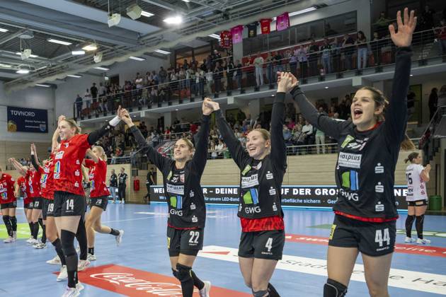 Alsco Handball Bundesliga Frauen, Saison 2026 2027 SV Union Halle-Neustadt vs.BSV Sachsen Zwickau Halle, Deutschland 09.September 2026: Im Bild:Die Mannschaft von Halle jubelt nach ihren Sieg ueber Zwickau Schlussjubel, Schlußjubel, Emotion, Freude, Halle Saale SWH Arena Sachsen-Anhalt Deutschland