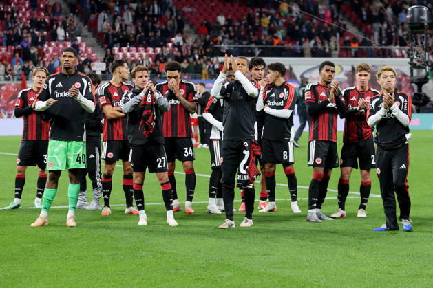 10.10.2026, xtgx, Fussball 1.Bundesliga, RB Leipzig - Eintracht Frankfurt v.l. Die Spieler bedanken sich bei den Fans (DFL DFB REGULATIONS PROHIBIT ANY USE OF PHOTOGRAPHS as IMAGE SEQUENCES and or QUASI-VIDEO) Leipzig