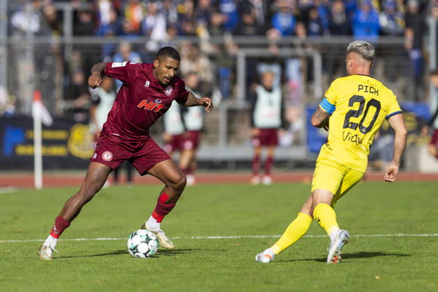 3. Liga, Fortuna Köln - 1. FC Saarbrücken; 10.10.2026 Florian Heister (Fortuna Köln, 17), Florian Pick (1. FC Saarbrücken, 20). 3. Liga, Fortuna Köln - 1. FC Saarbrücken, 8. Spieltag, am 10.10.2026, Südstadion, Köln. DFB regulations prohibit any use of photographs as image sequences and or quasi-video Copyright: xBEAUTIFULxSPORTS Meuselx