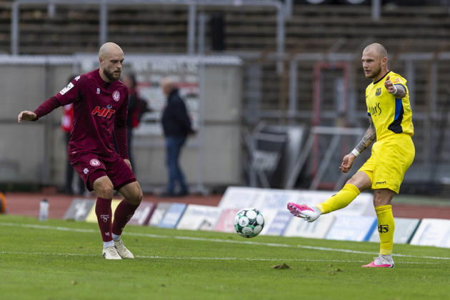 3. Liga, Fortuna Köln - 1. FC Saarbrücken; 10.10.2026 Philip Fahrner (1. FC Saarbrücken, 42), Adrian Stanilewicz (Fortuna Köln, 20). 3. Liga, Fortuna Köln - 1. FC Saarbrücken, 8. Spieltag, am 10.10.2026, Südstadion, Köln. DFB regulations prohibit any use of photographs as image sequences and or quasi-video Copyright: xBEAUTIFULxSPORTS Meuselx