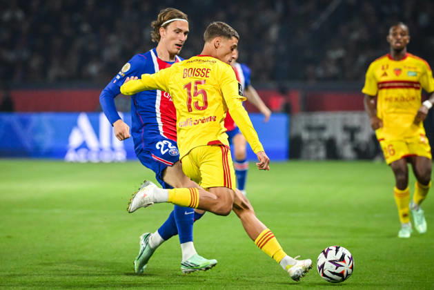 October 10, 2026, Paris, France, France: Mika GODTS of PSG and Noa BOISSE of Le Mans during the Ligue 1 match between Paris Saint-Germain (PSG) and Le Mans FC at Parc des Princes Stadium on October 10, 2026 in Paris, France. Paris Saint-Germain V Le Mans FC - Ligue 1  - ZUMAm308 20261010_zsp_m308_001 Copyright: xMatthieuxMirvillex