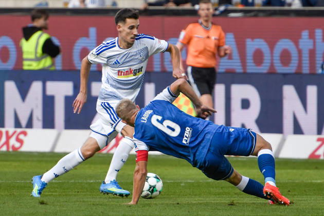 v. li. im Zweikampf Conor Noß Noss (Duisburg 14) Valentin Lässig Laessig (Hoffenheim 6) 10.10.2026 ¢ Fussball ¢ MSV Duisburg vs TSG 1899 Hoffenheim II, Schauinsland-Reisen-Arena, Duisburg, DFB DFL REGULATIONS PROHIBIT ANY USE OF PHOTOGRAPHS AS IMAGE SEQUENCES AND OR QUASI-VIDEO NRW Germany