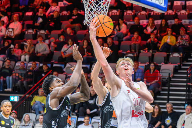10.10.2026 - Basketball - Saison 2026 2027 - 2. Bundesliga Pro-A - 4. Spieltag: Nürnberg Falcons Basketball Club NBC - Kreisbau Kirchheim Knights - AlSch - xalxscx - Philip Alston (1, Kreisbau Kirchheim Knights ) Ty Allred (10, Nürnberg Falcons BC NBC )