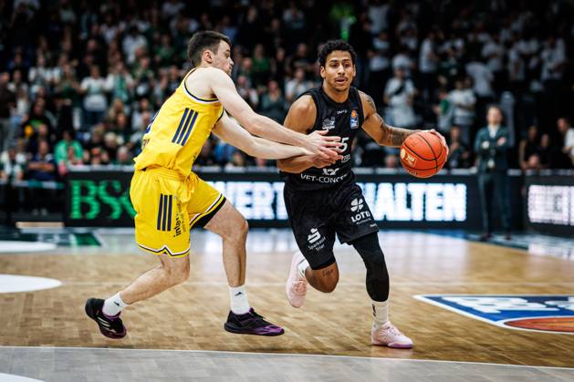 Eli Brooks (Gladiators Trier) im Zweikampf mit Jonas Mattisseck (Alba Berlin), Aktion Action Vet Concept Gladiators Trier vs Alba Berlin, Basketball, easyCredit BBL, 5. Spieltag, Saison 2026 2027, 10.10.2026 Vet Concept Gladiators Trier vs Alba Berlin, Basketball, easyCredit BBL, 5. Spieltag, Saison 2026 2027, 10.10.2026 Copyright: xEibnerxPressefotox EP_ANS
