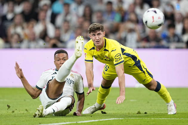 October 10, 2026, Madrid, Madrid, Spain: Kylian Mbappe of Real Madrid CF and Pau Navarro of Villarreal CF in action during the Spanish League, LaLiga EA Sports, football match between Real Madrid and Villarreal CF at Bernabeu stadium on October 10, 2026, in Madrid, Spain. Real Madrid V Villarreal CF - LaLiga EA Sports  - ZUMAa181 20261010_zaa_a181_147 Copyright: xOscarxJ.xBarrosox