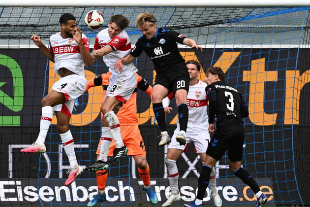 Sport Bilder des Tages Paderborn, Home-Deluxe-Arena, 10.10.26, GER, Herren, 1.Bundesliga, Saison 2026-2027, SC Paderborn 07 - VfB Stuttgart Bild: v.li. Josha VAGNOMAN (Stuttgart), Ramon HENDRICKS (Stuttgart) und Felix GOETZE (Paderborn) DFL regulations prohibit any use of photographs as image sequences and or quasi-video. Nordrhein-Westfalen Deutschland