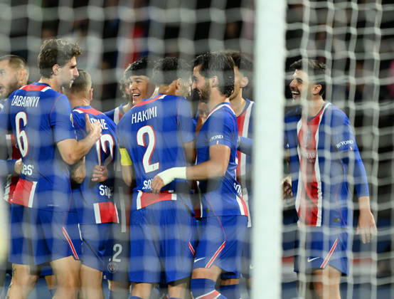 PSG v Le Mans FC - French Ligue 1 PARIS, FRANCE - OCTOBER 10: Lucas Beraldo (R) of Paris Saint - Germain celebrates with his teammates after scoring during the French Ligue 1 (L1) soccer match between Paris Saint-Germain (PSG) and Le Mans FC at Parc des Princes stadium in Paris, France on October 10, 2026. Mustafa Yalcin Anadolu Paris France. Editorial use only. Please get in touch for any other usage.  Copyright: x2026xAnadoluxMustafaxYalcinx