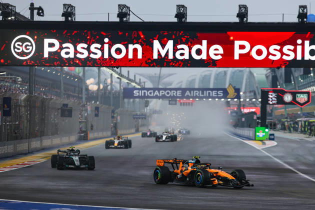 FORMULE 1 : Grand Prix de Singapour - 10 10 2026 1 Lando Norris (GBR) McLaren Mastercard F1 Team (GBR) MCL40A Mercedes, during the 2026 Formula Singapore Grand Prix, 17th round of the 2026 Formula 1 World Championship, WM, Weltmeisterschaft taking place from October 09 to 11, 2026 on the Marina Bay Street circuit, in Singapore (SGP) SINGAPORESingapore  Copyright: xMPSxAGENCYx