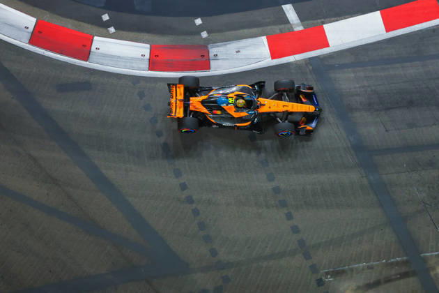 FORMULE 1 : Grand Prix de Singapour - 10 10 2026 1 Lando Norris (GBR) McLaren Mastercard F1 Team (GBR) MCL40A Mercedes, during the 2026 Formula Singapore Grand Prix, 17th round of the 2026 Formula 1 World Championship, WM, Weltmeisterschaft taking place from October 09 to 11, 2026 on the Marina Bay Street circuit, in Singapore (SGP) SINGAPORESingapore  Copyright: xMPSxAGENCYx
