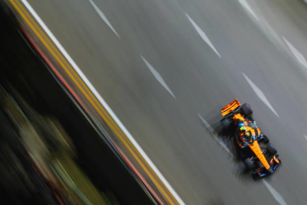 FORMULE 1 : Grand Prix de Singapour - 10 10 2026 1 Lando Norris (GBR) McLaren Mastercard F1 Team (GBR) MCL40A Mercedes, during the 2026 Formula Singapore Grand Prix, 17th round of the 2026 Formula 1 World Championship, WM, Weltmeisterschaft taking place from October 09 to 11, 2026 on the Marina Bay Street circuit, in Singapore (SGP) SINGAPORESingapore  Copyright: xMPSxAGENCYx