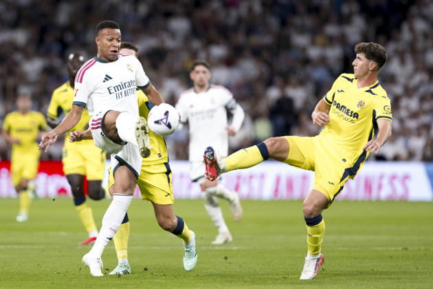 LA LIGA EA Sports - Real Madrid vs Villarreal MADRID, SPAIN - October 10:Kylian Mbappe of Real Madrid and Pau Navarro of Villarreal in action during the La Liga 2026 27 match between Real Madrid and Villarreal at Santiago Bernabeu Stadium. (Photo by Guille Martinez f22photo) Madrid Santiago Bernabeu Stadium Spain Copyright: xGuillermoxMartinezx