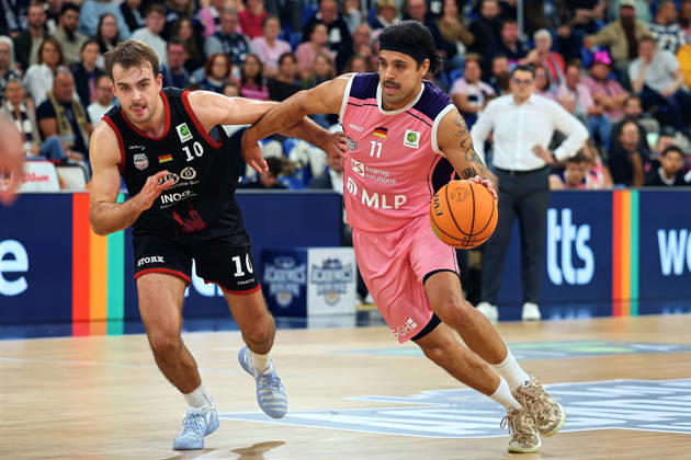 v. li. im Zweikampf, Sebastian Brach (SBB Baskets Wolmirstedt, 10),Erol Ersek (MLP Academics Heidelberg, 11) GER BBL MLP Academics Heidelberg - SBB Baskets Wolmirstedt Basketball Barmer 2.Basketball Bundesliga ProA 4.Spieltag Saison 2026 2027 10.10.2026 GER MLP Academics Heidelberg - SBB Baskets Wolmirstedt, Basketball Barmer 2.Basketball Bundesliga ProA 4.Spieltag Saison 2026 2027 10.10.2026 Heidelberg Copyright: xEibner-Pressefoto JoergxHirschx EP_JHH