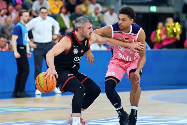 v.li.Martin Bogdanov (SBB Baskets Wolmirstedt, 6),Kevin McClain (MLP Academics Heidelberg, 03) GER BBL MLP Academics Heidelberg - SBB Baskets Wolmirstedt Basketball Barmer 2.Basketball Bundesliga ProA 4.Spieltag Saison 2026 2027 10.10.2026 GER MLP Academics Heidelberg - SBB Baskets Wolmirstedt, Basketball Barmer 2.Basketball Bundesliga ProA 4.Spieltag Saison 2026 2027 10.10.2026 Heidelberg Copyright: xEibner-Pressefoto JoergxHirschx EP_JHH