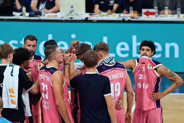 Enttaeuscht auf dem Spielfeld MLP Academics Heidelberg verlieren mit 74:85 GER BBL MLP Academics Heidelberg - SBB Baskets Wolmirstedt Basketball Barmer 2.Basketball Bundesliga ProA 4.Spieltag Saison 2026 2027 10.10.2026 GER MLP Academics Heidelberg - SBB Baskets Wolmirstedt, Basketball Barmer 2.Basketball Bundesliga ProA 4.Spieltag Saison 2026 2027 10.10.2026 Heidelberg Copyright: xEibner-Pressefoto JoergxHirschx EP_JHH