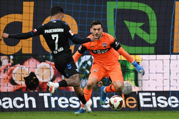 Paderborn, Home-Deluxe-Arena, 10.10.26, GER, Herren, 1.Bundesliga, Saison 2026-2027, SC Paderborn 07 - VfB Stuttgart Bild: Torchance Oliver BATISTA MEIER (Paderborn). Torwart Dennis SEIMEN (Stuttgart) wehrt ab DFL regulations prohibit any use of photographs as image sequences and or quasi-video. Nordrhein-Westfalen Deutschland