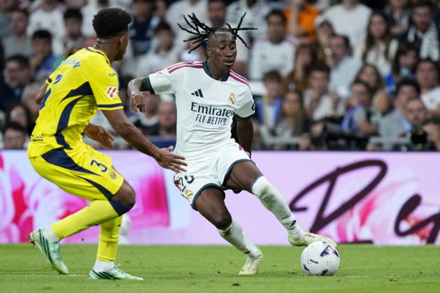 ESP: Real Madrid - Villarreal CF. La Liga EA Sports. Matchday 8. Yan Diomande of Real Madrid CF and Alex Freeman of Villarreal CF during the La Liga EA Sports match between Real Madrid and Villarreal CF played at Santiago Bernabeu Stadium on 10 Oct 2026 in Madrid, Spain. kpng Copyright: xCesarxCebollax xPRESSINPHOTOx PS_2627_RMA_VIL_057