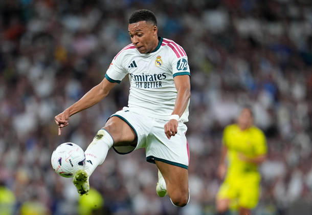 October 10, 2026, Madrid, Madrid, Spain: Kylian Mbappe of Real Madrid CF controls the ball during the Spanish League, LaLiga EA Sports, football match between Real Madrid and Villarreal CF at Bernabeu stadium on October 10, 2026, in Madrid, Spain. Real Madrid V Villarreal CF - LaLiga EA Sports  - ZUMAa181 20261010_zaa_a181_193 Copyright: xDennisxAgyemanx