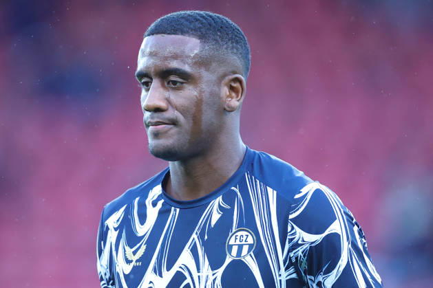 FC Zürich gegen FC Thun Brack Super League 10. Oktober 2026 Jorge Segura (4, FC Zürich) beim Warm-Up des Fussballspiels der Brack Super League, FC Zürich gegen FC Thun, 10. Oktober 2026, Stadion Letzigrund, Zürich, Schweiz. Zürich Stadion Letzigrund Zürich Schweiz